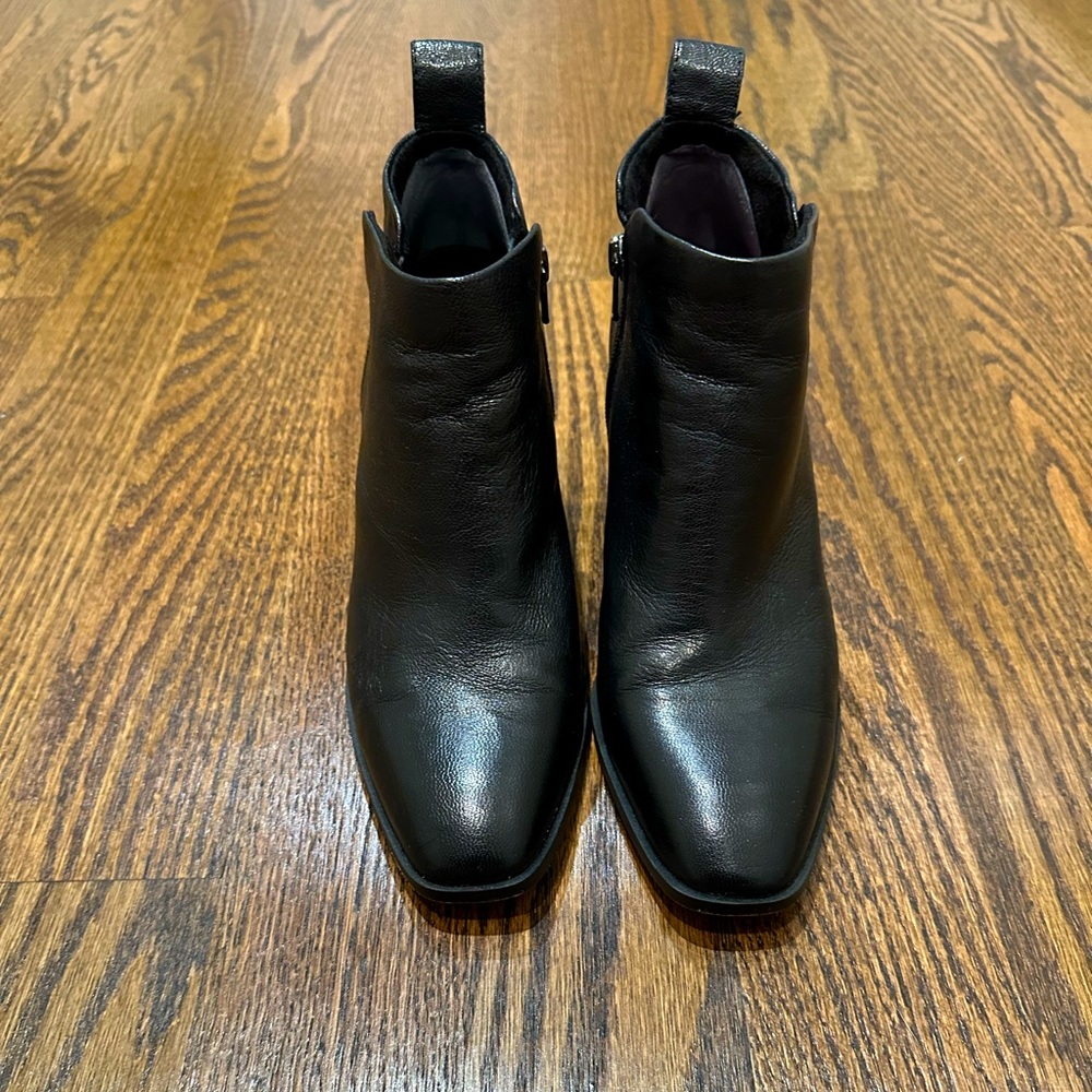 Vionic Lyssa Black Leather Boots